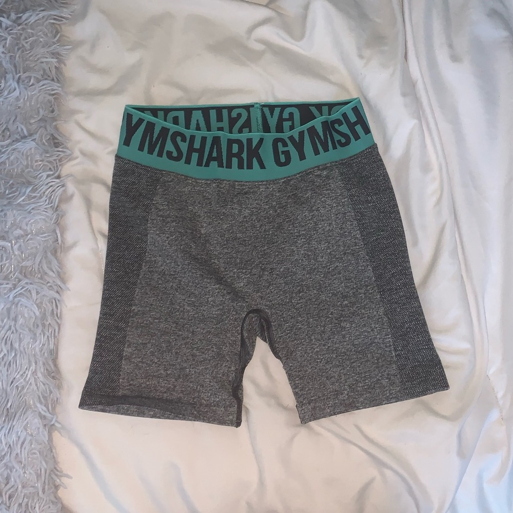 GYMSHARK BIKER SHORTS